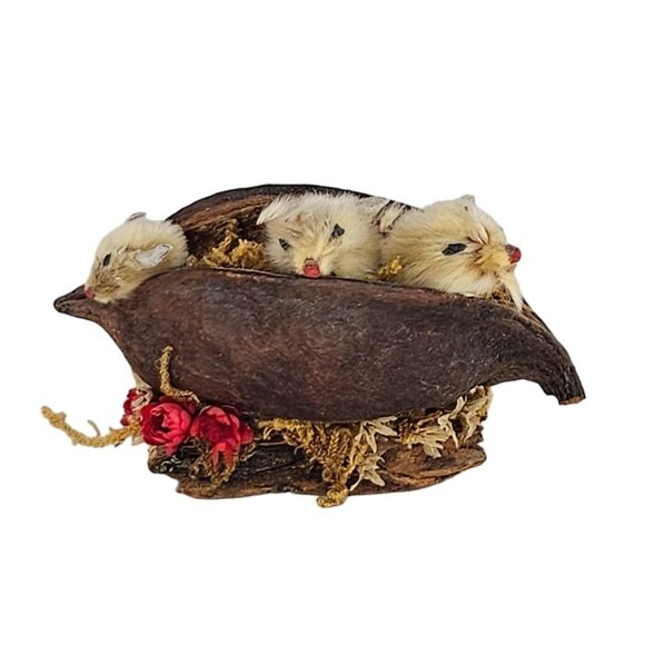 Vintage Baby Mice In Pecan Shell Fur Animals Signed Troy - Picture 1 of 10